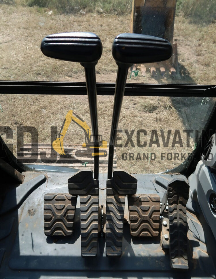 2017 Caterpillar 320 FL - Image 15