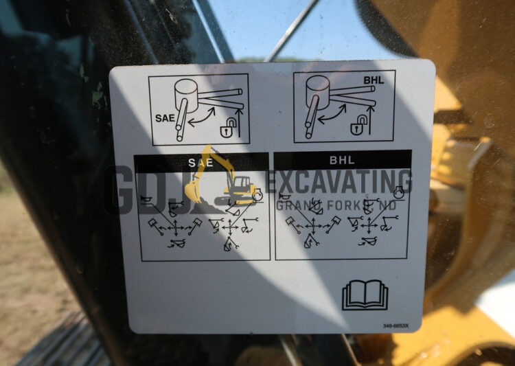 2017 Caterpillar 320 FL - Image 18