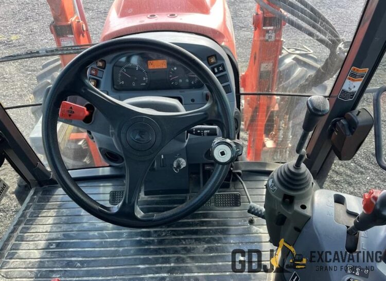 2014 Kubota M135GX - Image 22