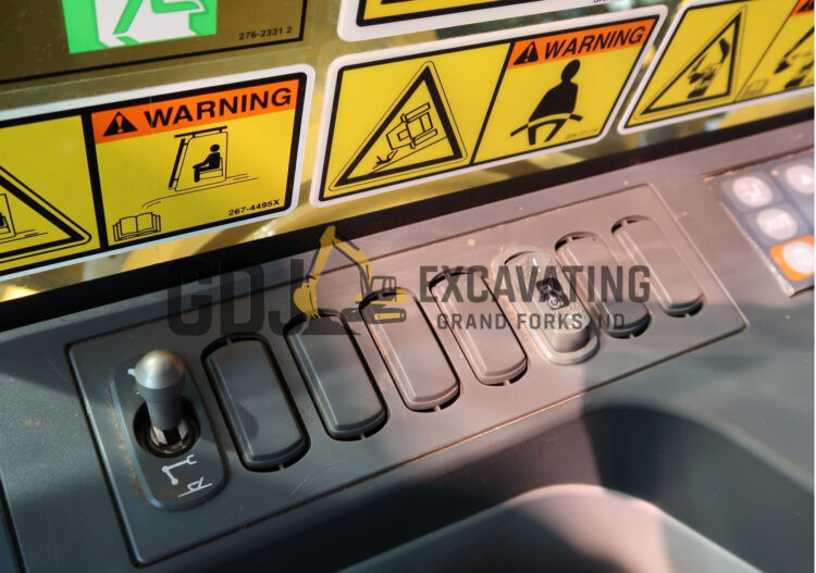 2017 Caterpillar 320 FL - Image 23