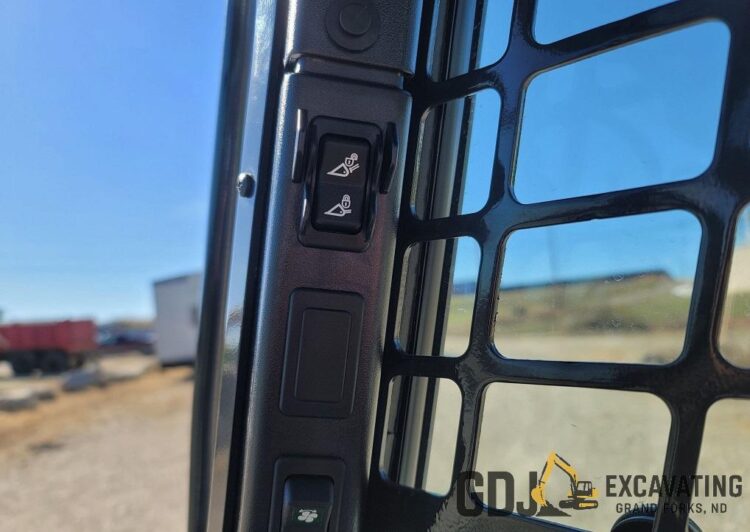 2022 Bobcat T870 - Image 35